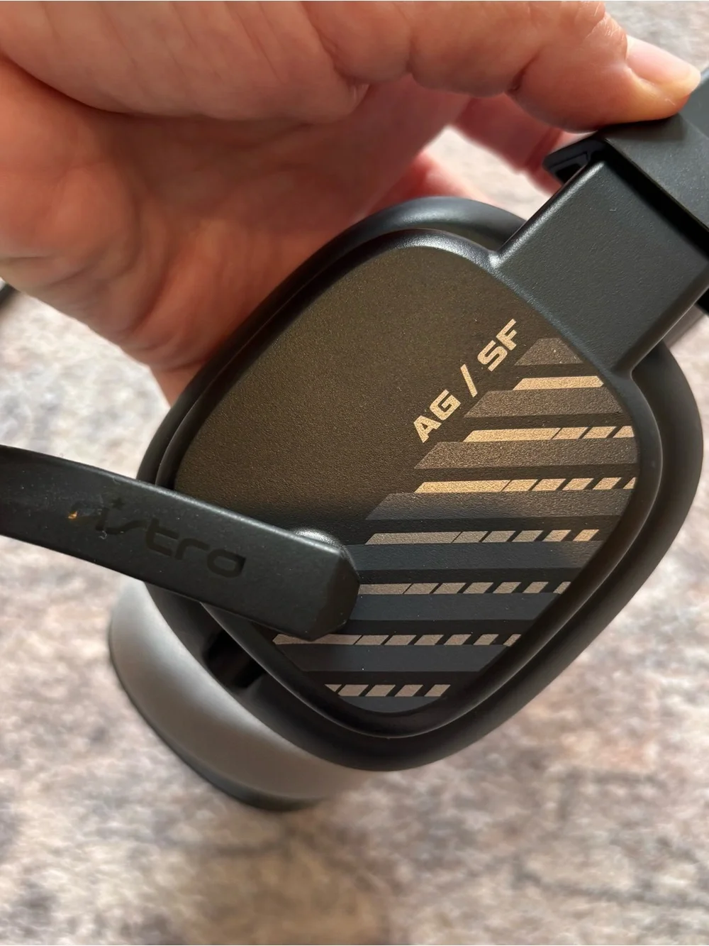 Wireless Gaming Headset with Gray Ear Cushions and Black Frame